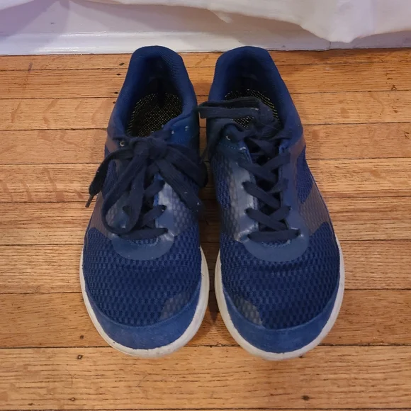 Shoes - Picture 2 of 2